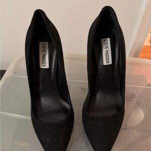Steve Madden Elegant Black Pumps